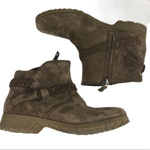 Teva DeLaVina Leather Ankle Bootie day in Bison